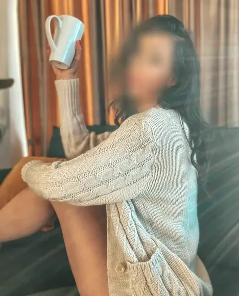 Andrea, 39