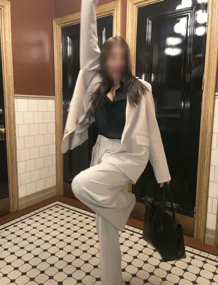 Andrea, 29