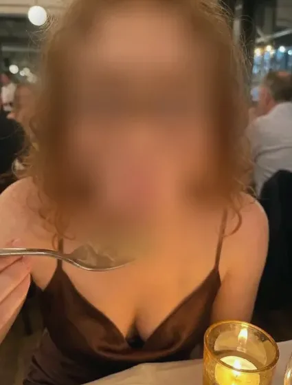 Helena, 25
