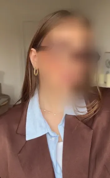 Jasmin, 32