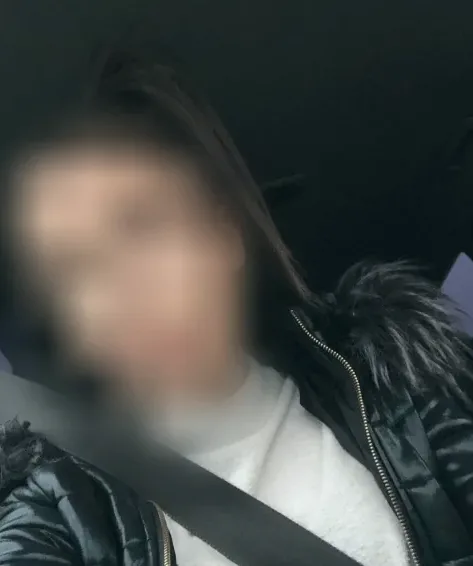 Jasmin, 28