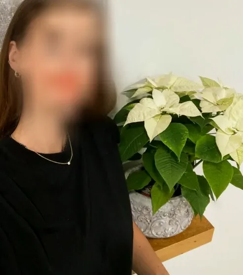 Kira, 37