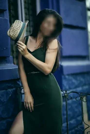 Larissa, 31
