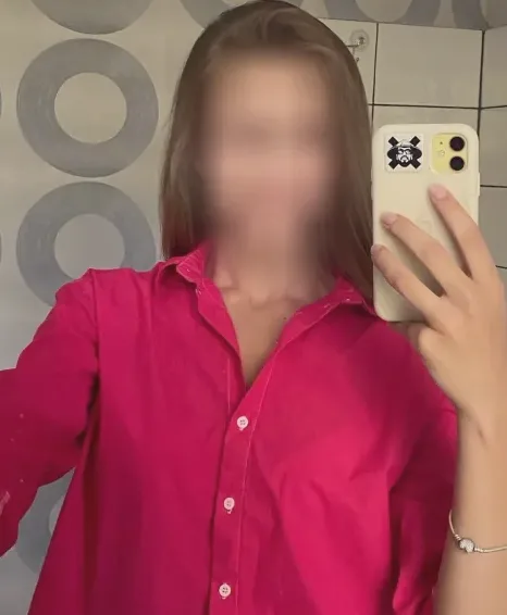 Nele, 27