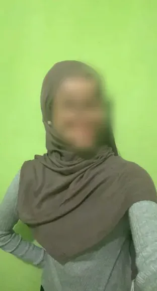Nina, 30