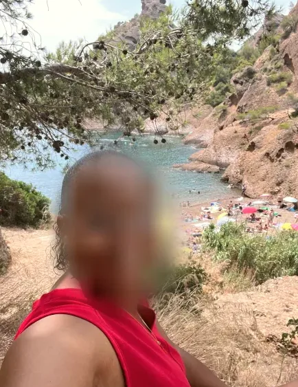 Nina, 33