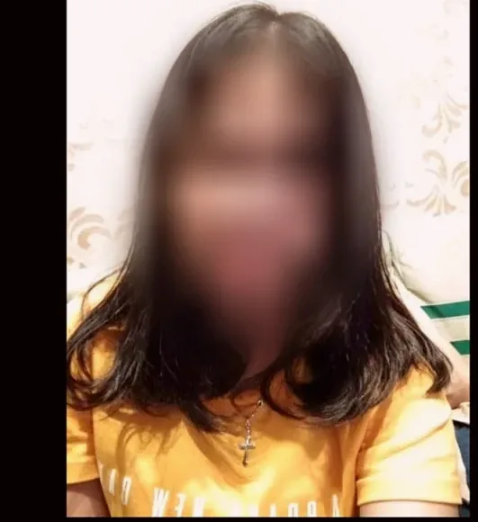 Pauline, 27