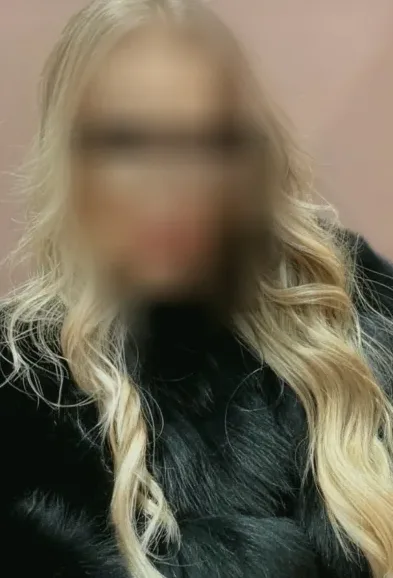 Sandra, 32
