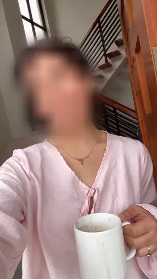 Vanessa, 30